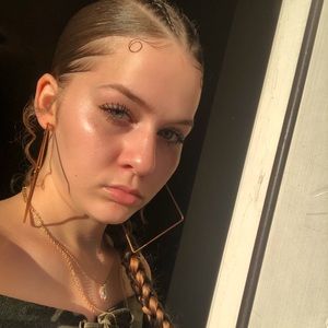 Meet your Posher, Bethany